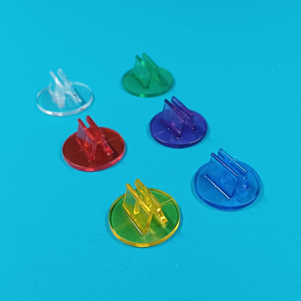 Bunte Figurenhalter für Spielfiguren oder Karten - 5er Set
