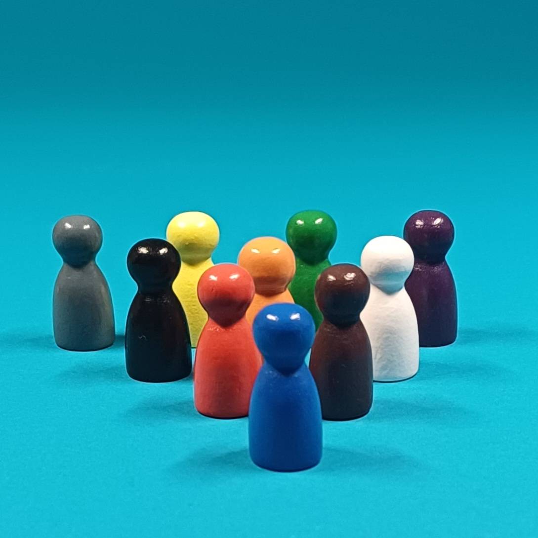 Bunte Spielfiguren aus Holz für Brettspiele (4 Stück)