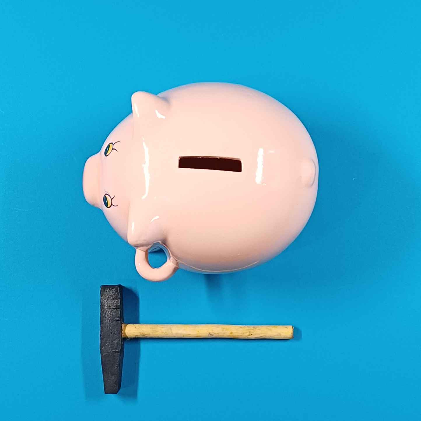 Sparschwein mit Hammer – Bild 2