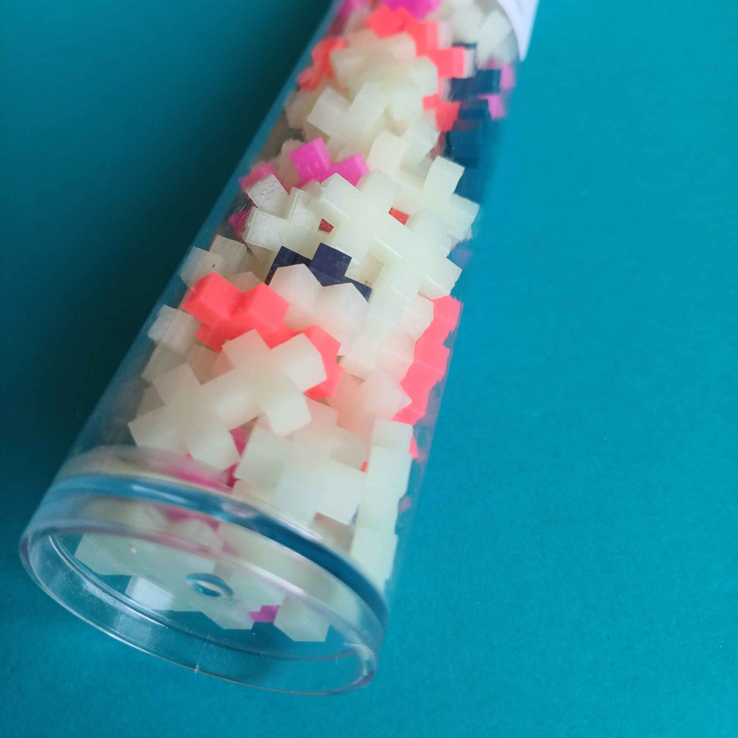 Plus-Plus Axolotl – Glow in the Dark – 100 Kreative Bausteine – Bild 4
