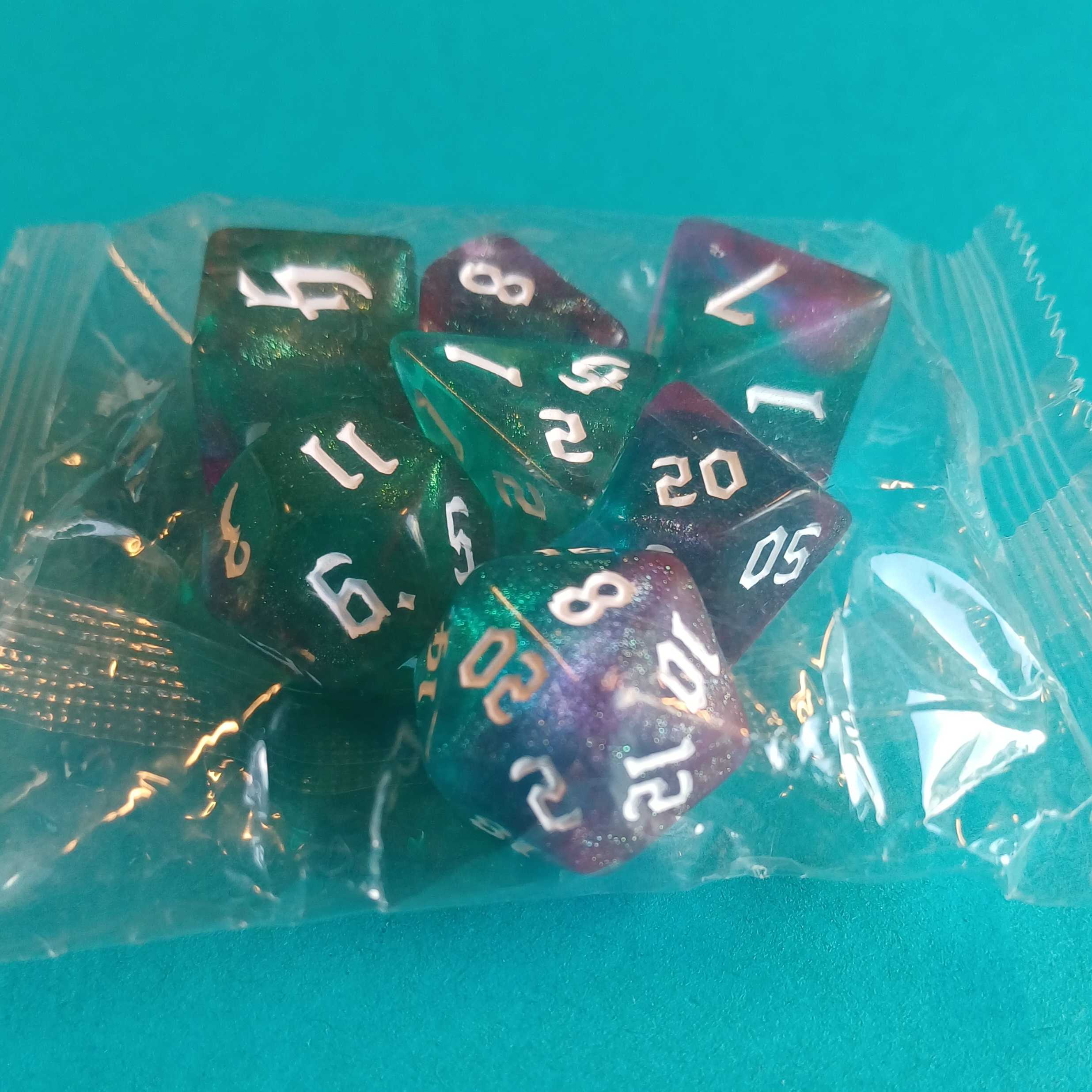 Polyhedral Dice Set – Galaxy-Würfelset (7-teilig, inkl. Samtbeutel) – Sternennebel – Bild 3