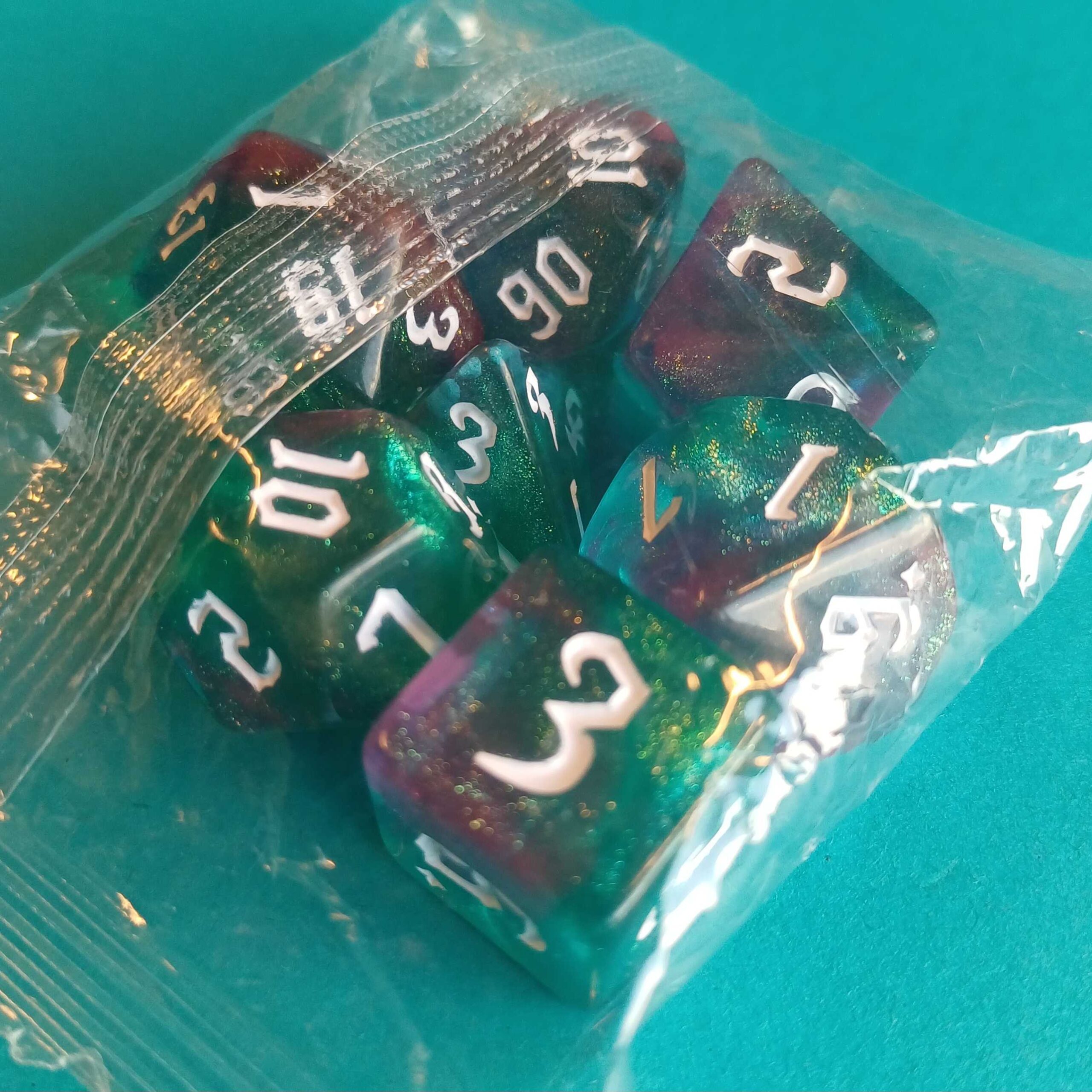 Polyhedral Dice Set – Galaxy-Würfelset (7-teilig, inkl. Samtbeutel) – Sternennebel – Bild 4
