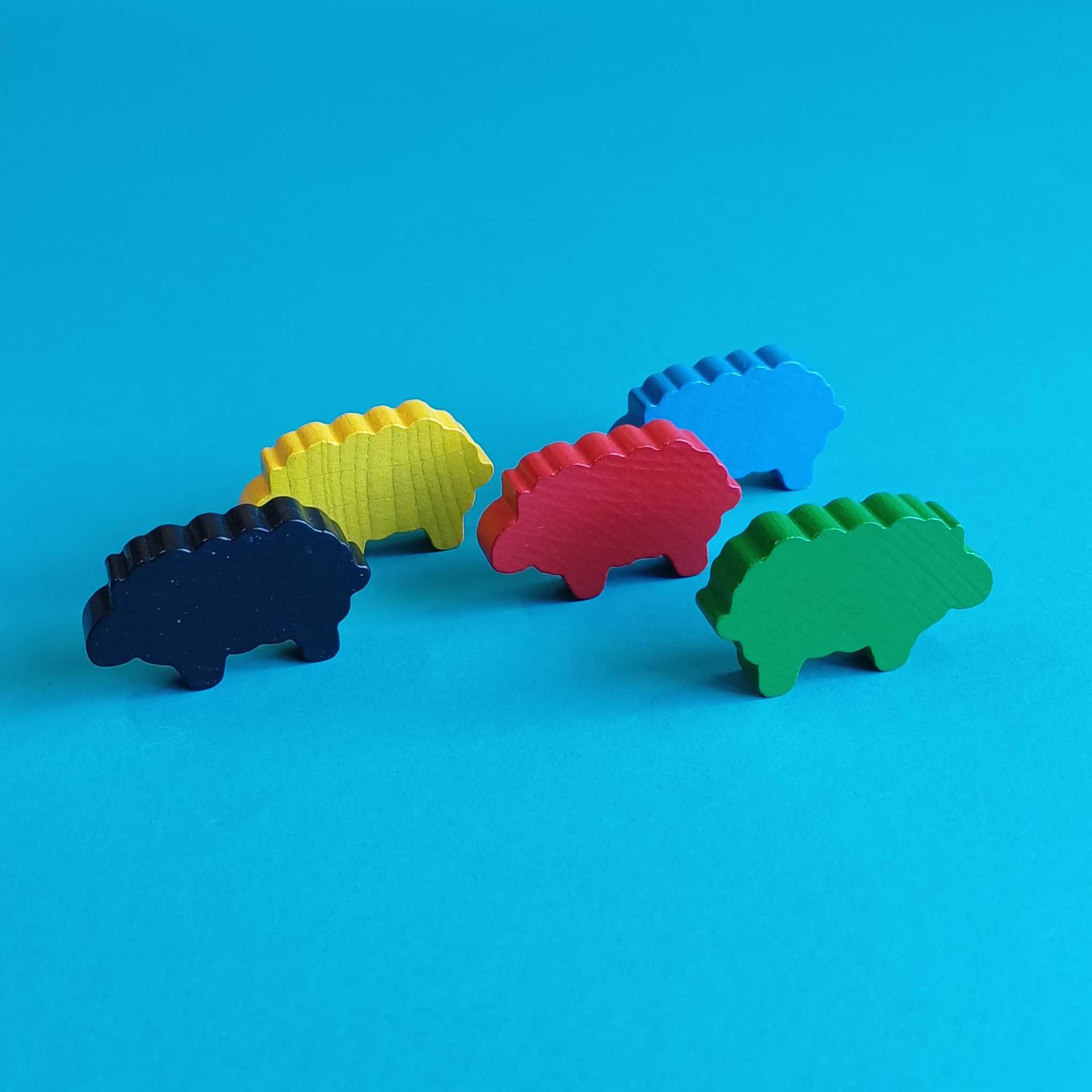 Holzschafe – Schafherde – 5er-Set (Blau, Grün, Gelb, Rot, Schwarz)
