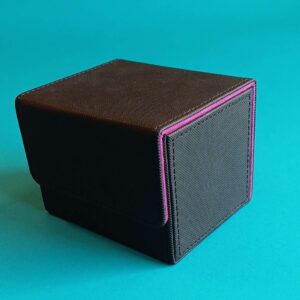 Premium Kartenbox für Sammelkarten – Schwarz/Violett mit Magnetverschluss