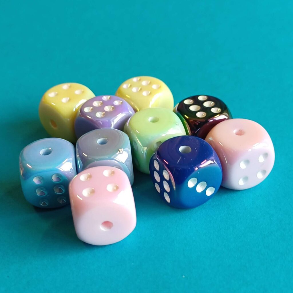 Würfelperlen-Set – Blau & Pastell mit Metallic-Schimmer (10-teilig)