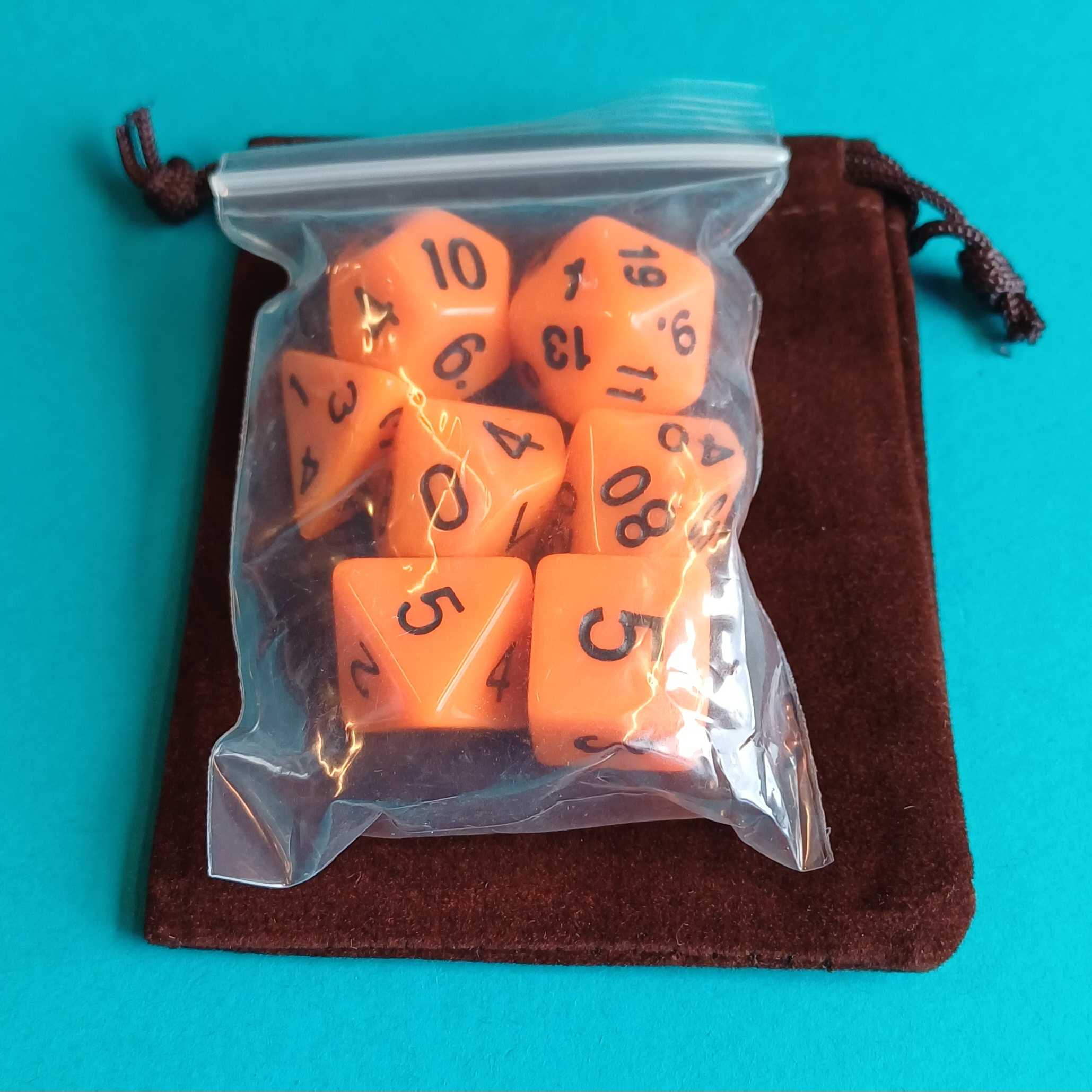 Polyhedral Dice Set – 7-teiliges Rollenspiel-Würfelset (inkl. Samtbeutel) – Bild 16