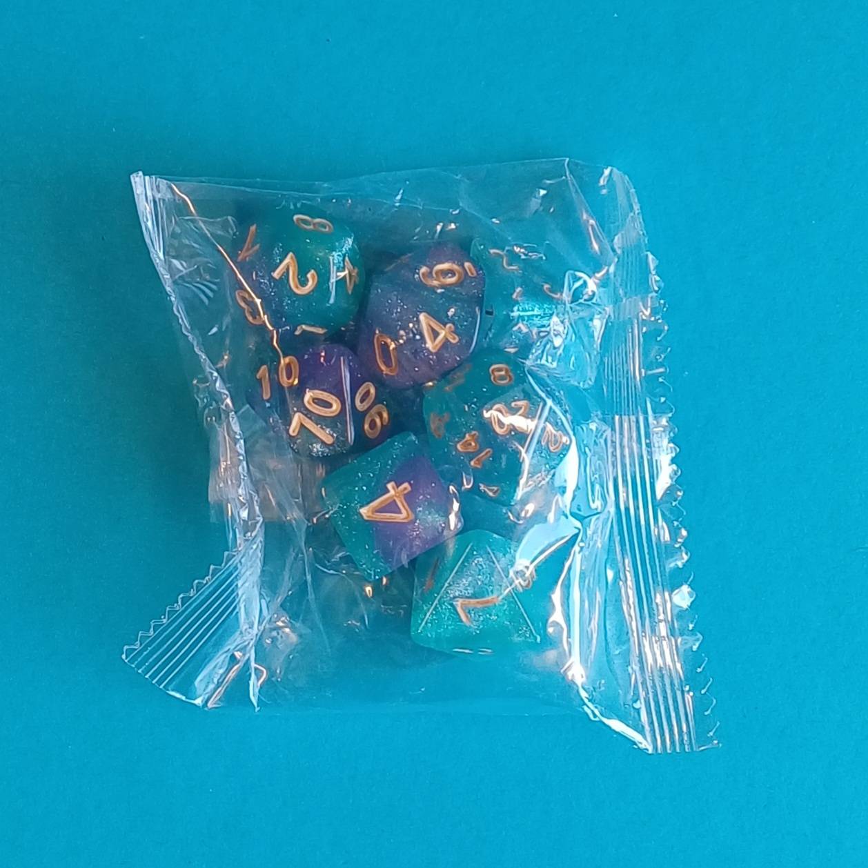 Polyhedral Dice Set – Aurora (7-teilig, goldene Zahlen, inkl. Samtbeutel)