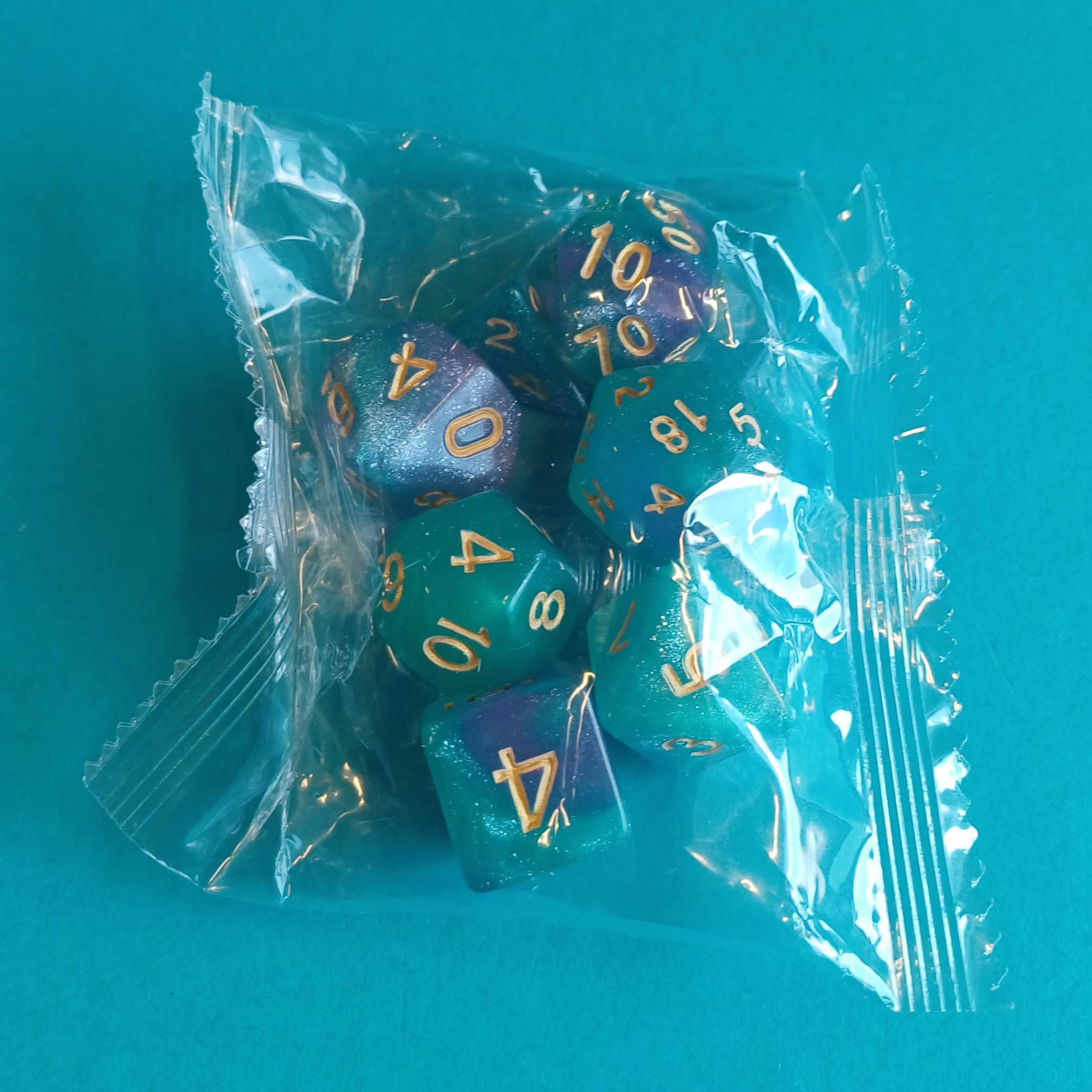 Polyhedral Dice Set – Aurora (7-teilig, goldene Zahlen, inkl. Samtbeutel) – Bild 4
