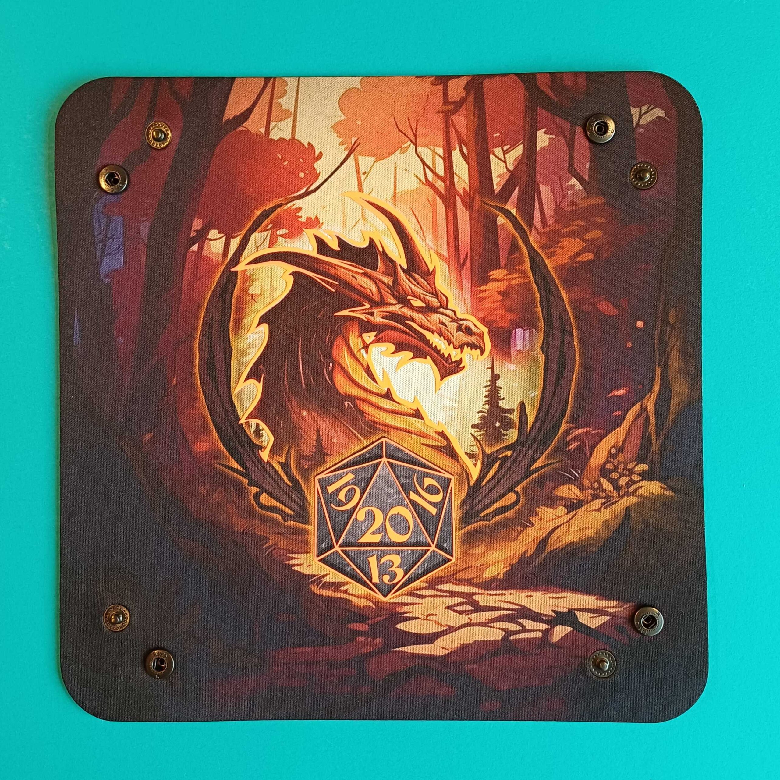 Premium-Würfelnest (Dice Tray) – Roter Drache – nachleuchtend – 22 × 22 cm